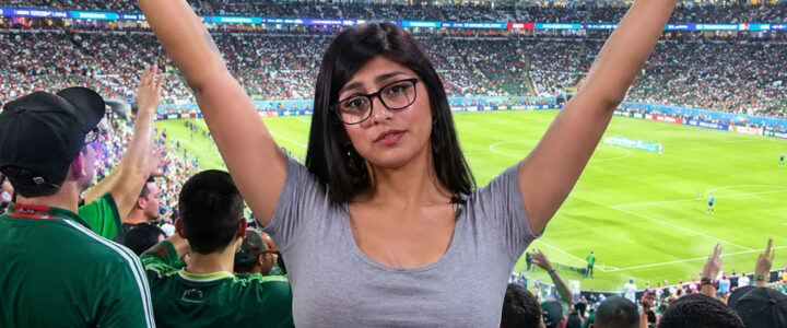 Ketika Realitas Dibengkokkan AI: Mia Khalifa Membantah Foto Viral Piala Dunia Mia Khalifa